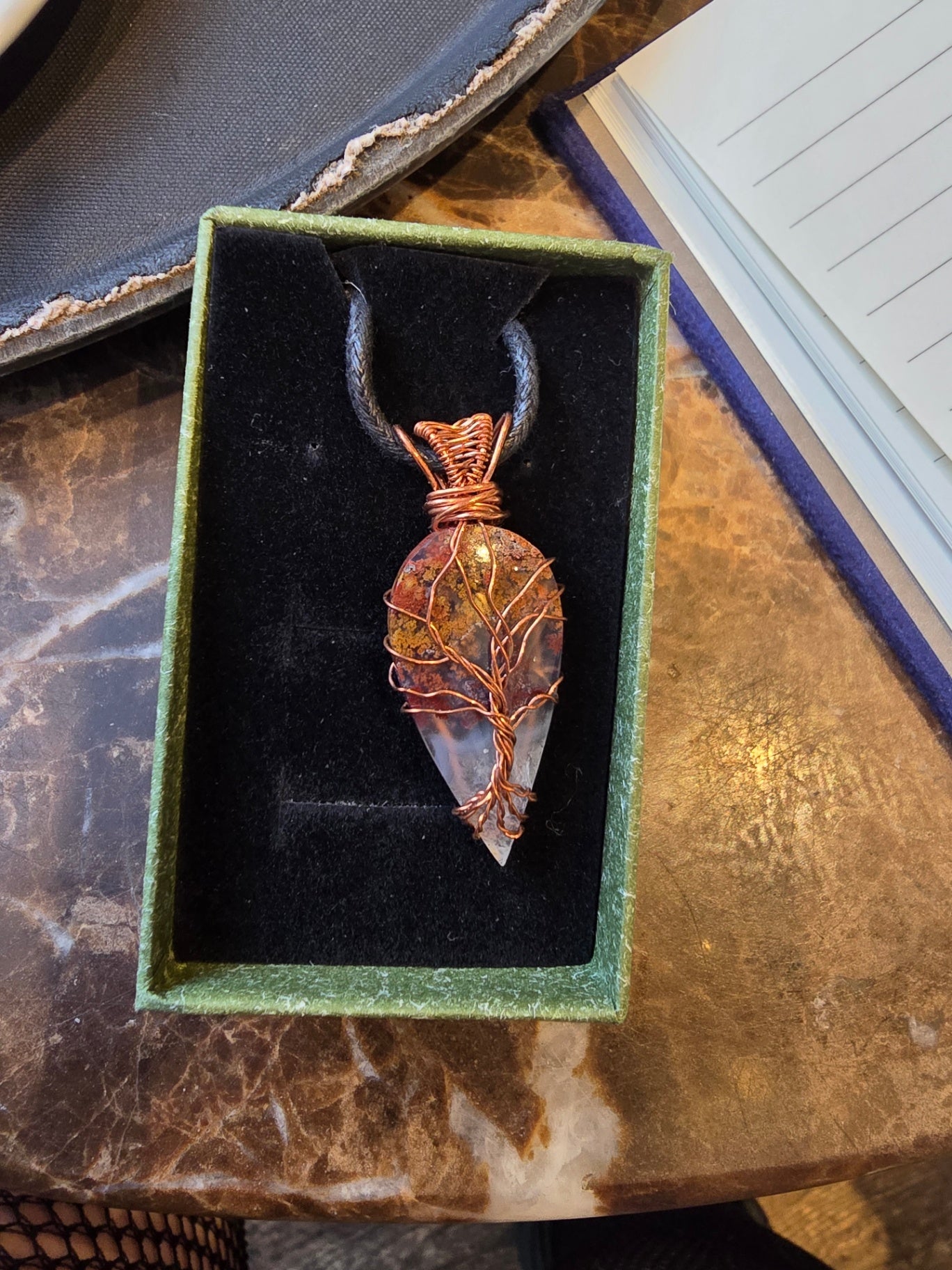 Scenic agate tree of life
