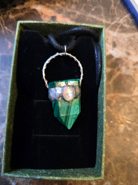 Malachite and moonstone pendant