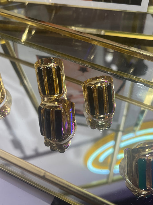 Black agate pillar ring