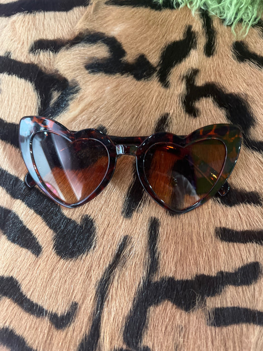 Sunnies Heart Leopard