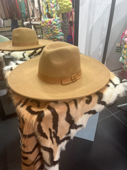 Large brim camel fedora hat