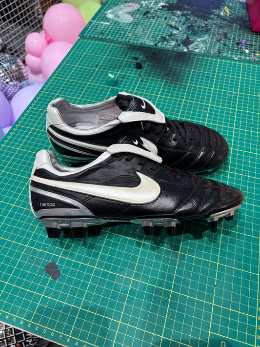 Nike Tiempo UK 7 BLK/WHT/SLV