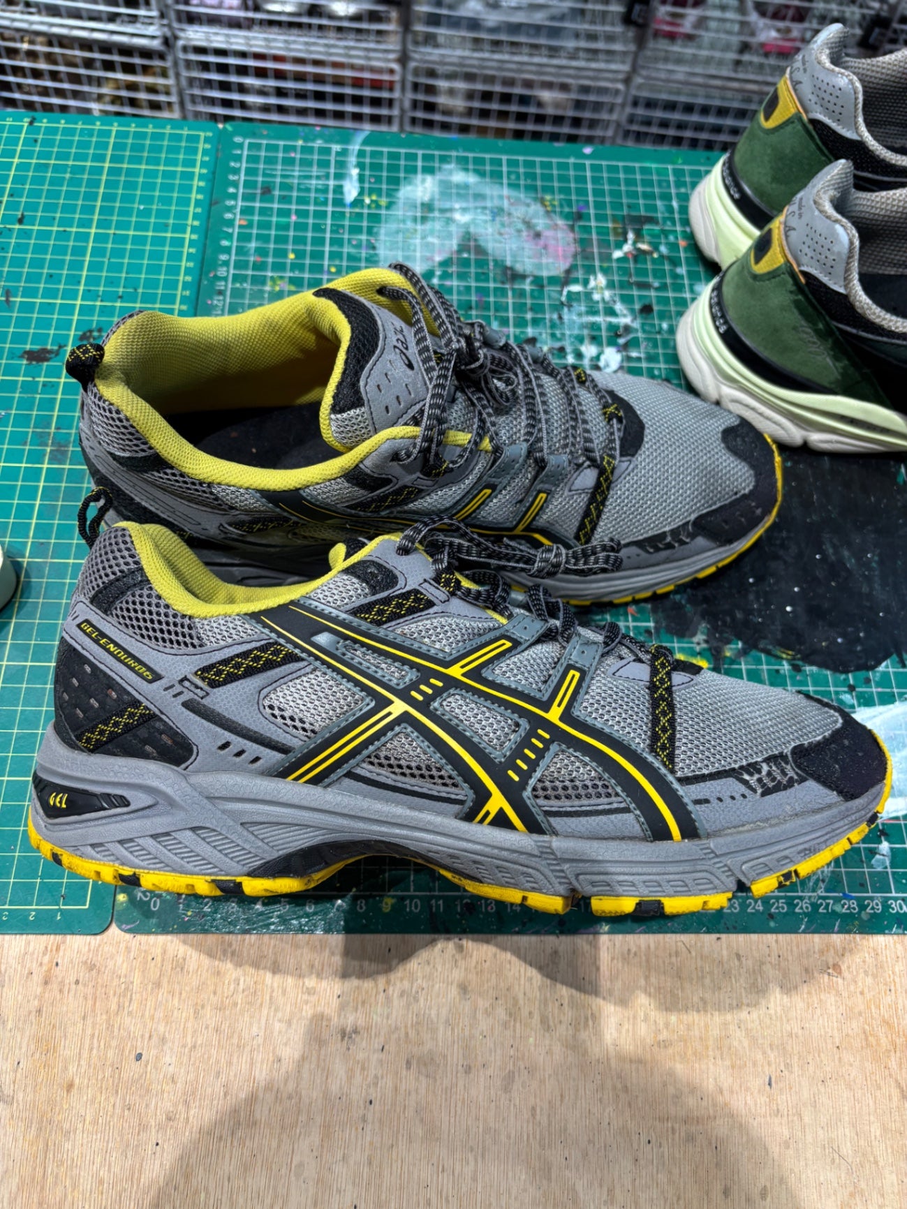 Vntg ASICS Gel Enduro 6 UK9