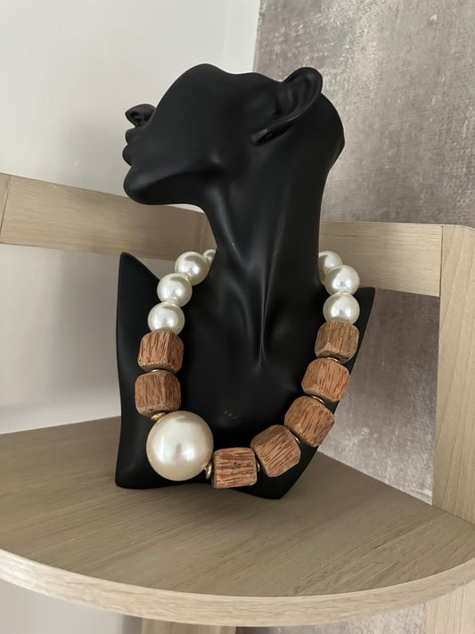 Statement necklace