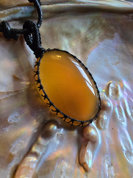 Dyed agate necklace