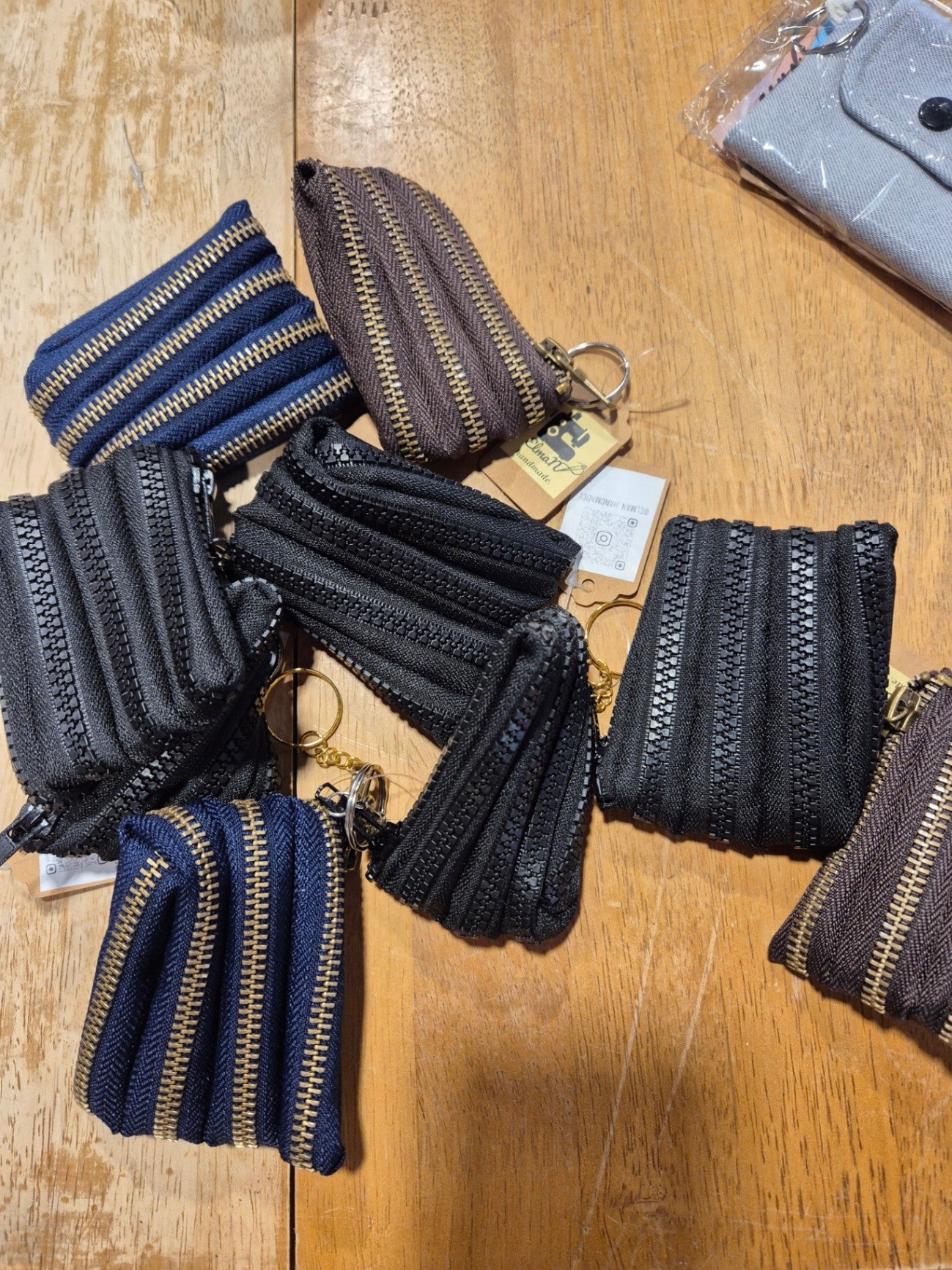 Zip purse