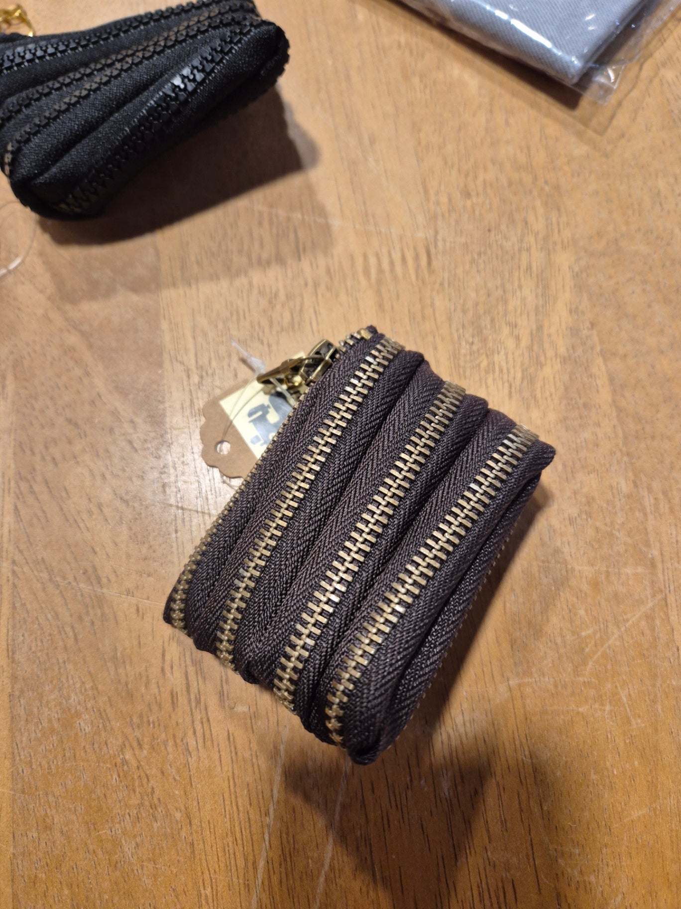 Zip purse