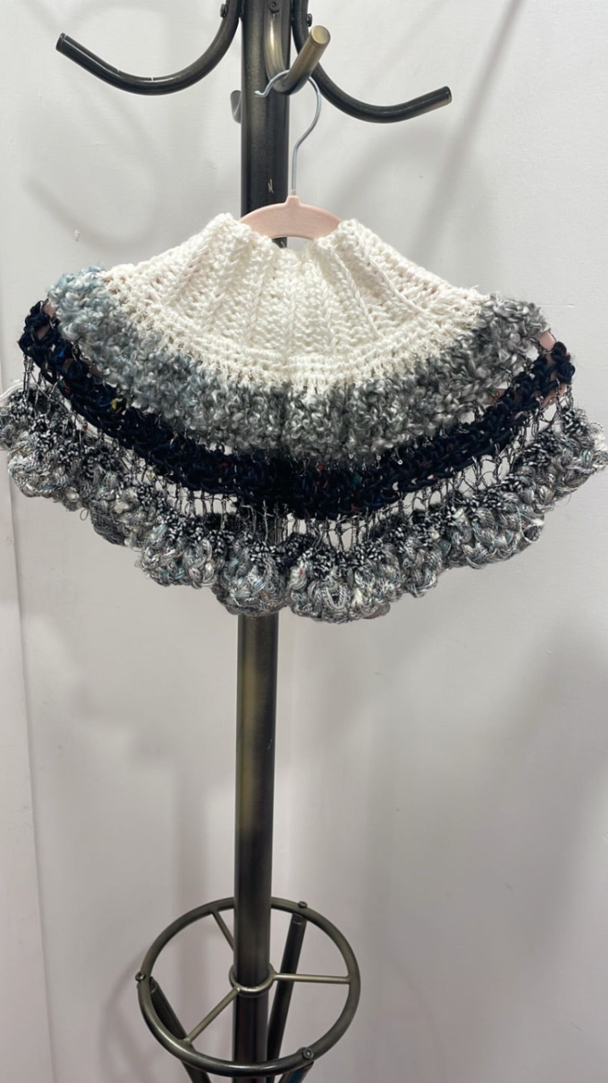 Black white Neckpiece