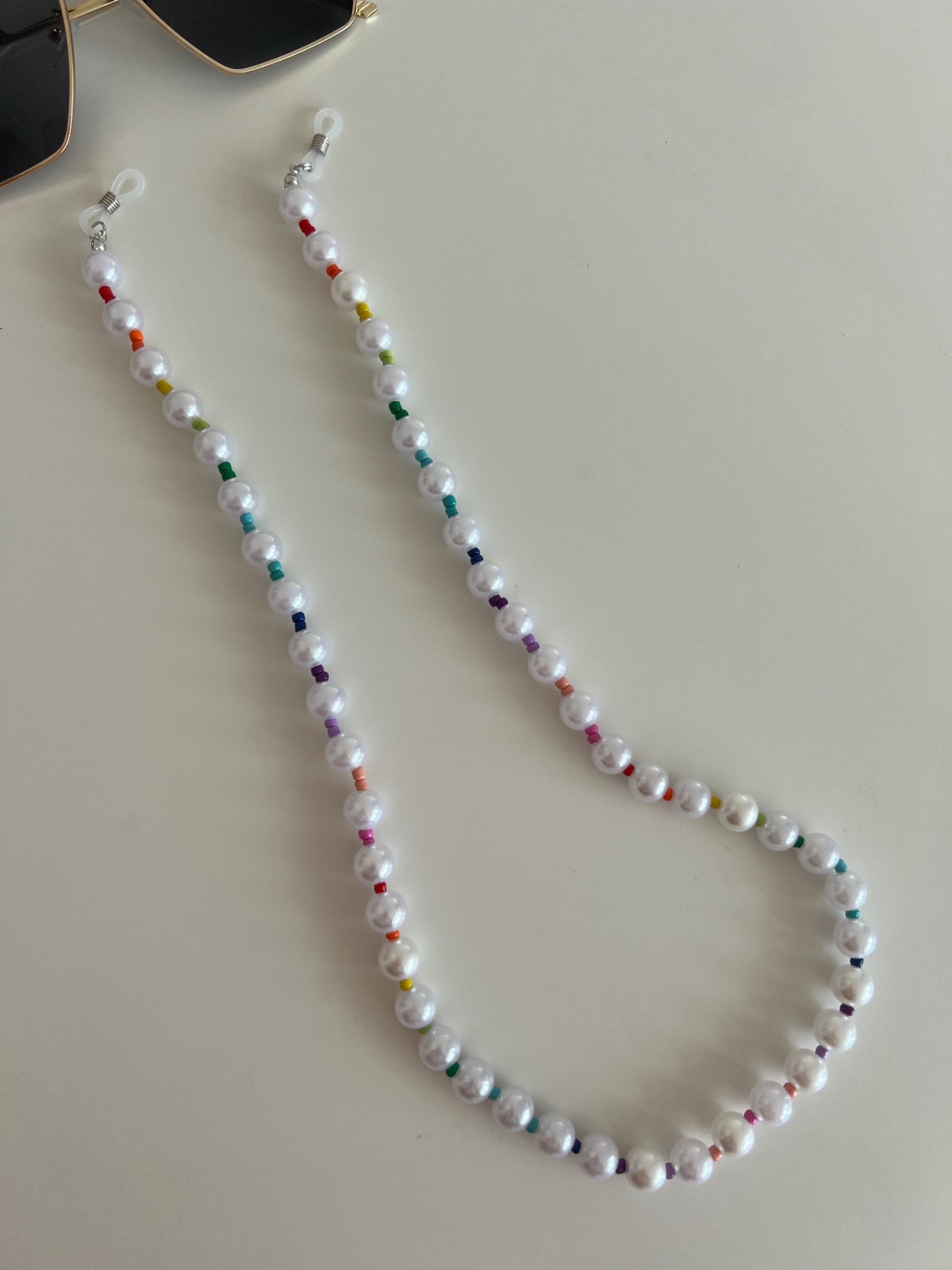 Pearl sprinkle sunglasses strap