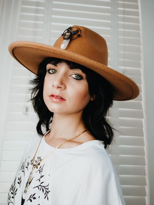 “Lunar Vision Hat – White Quartz Amulet Edition”