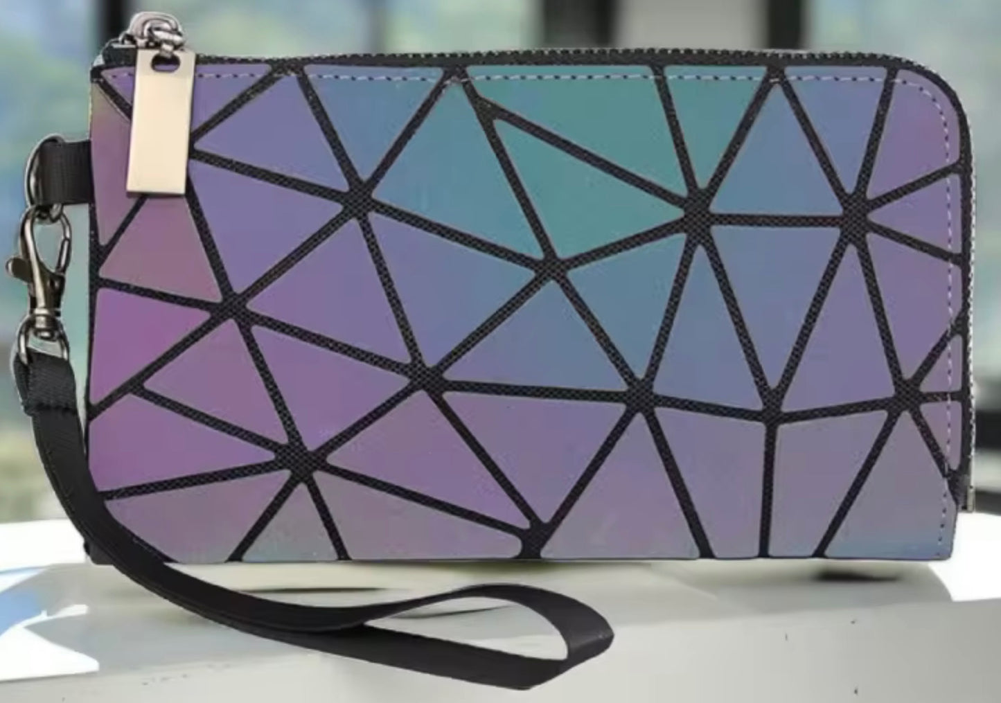 geometric clutch wristlet