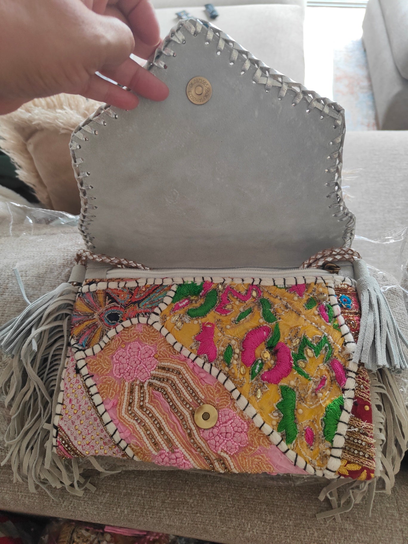 Chilean cross body bag - white