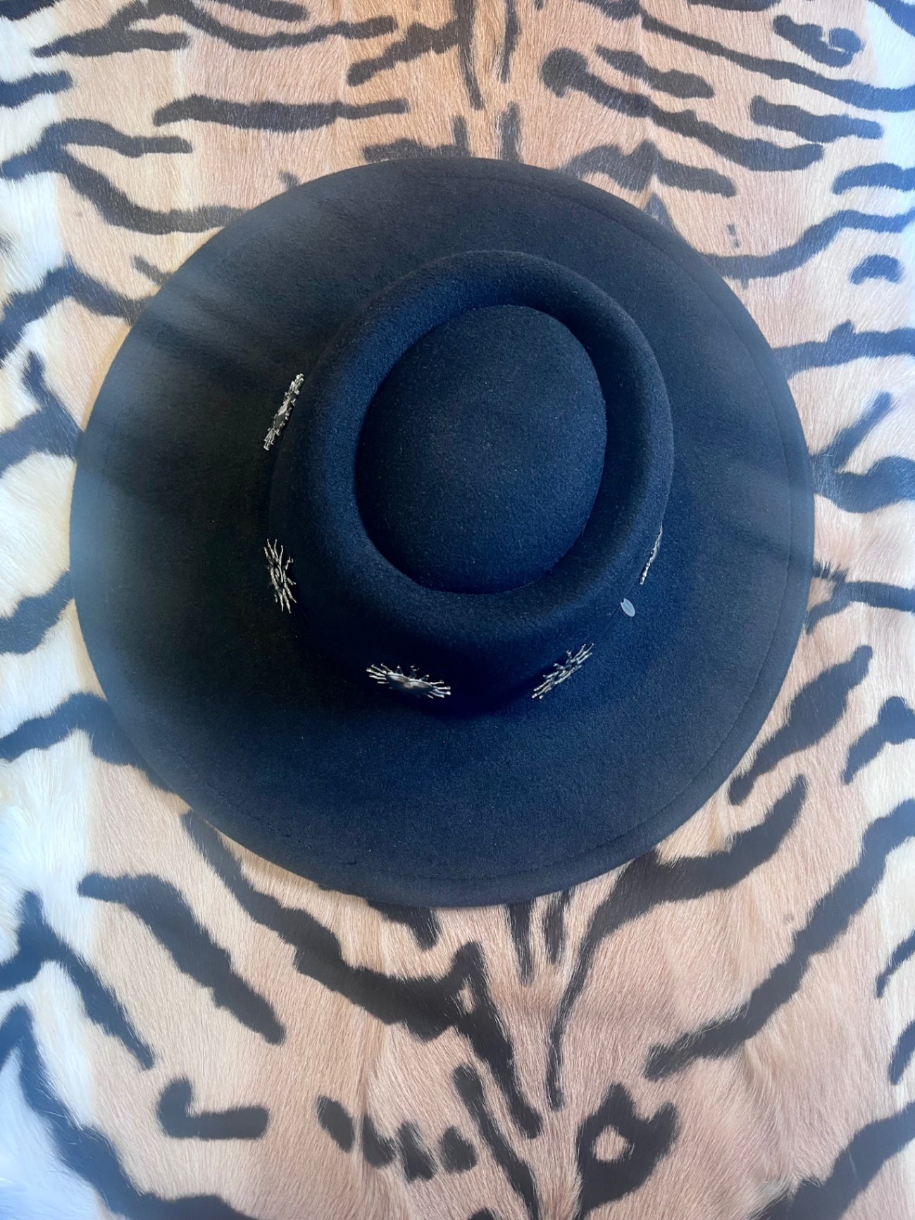 Cosmic Heartfelt – Black Felt Hat with Adjustable Fit