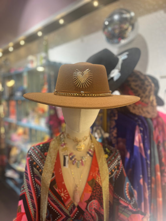 ☀️ “Solar Heart” Camel Hat