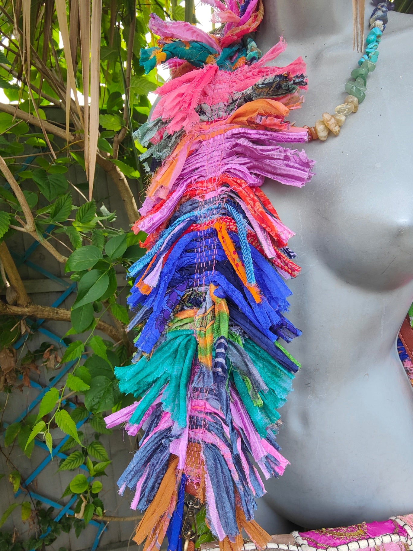 Frill sari cross body bag -Peace sign detailing