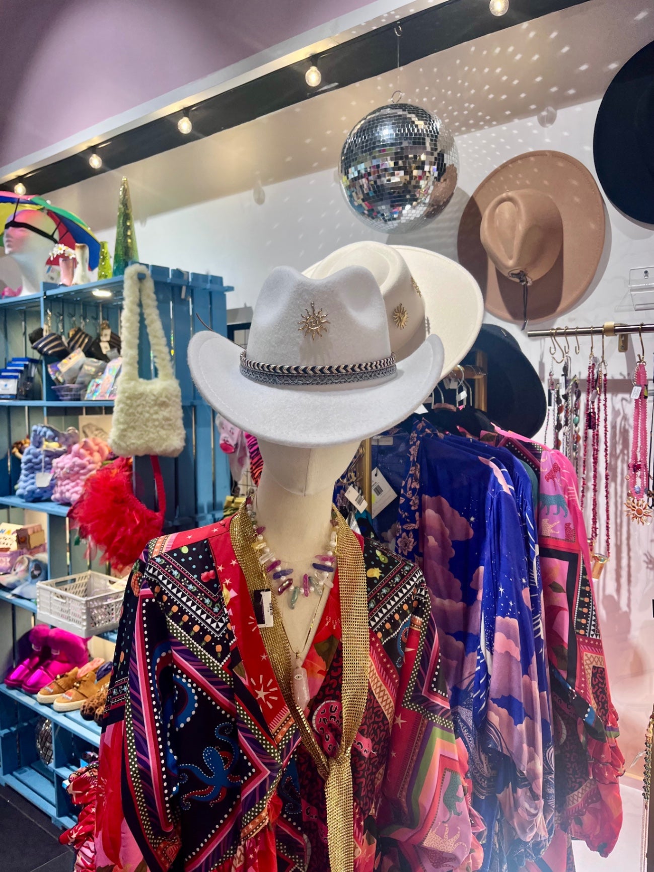 White Western Sun Amulet Hat