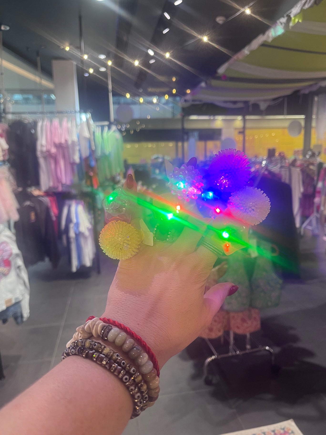 🌟 90s Spiky Light-Up Rings – One Size