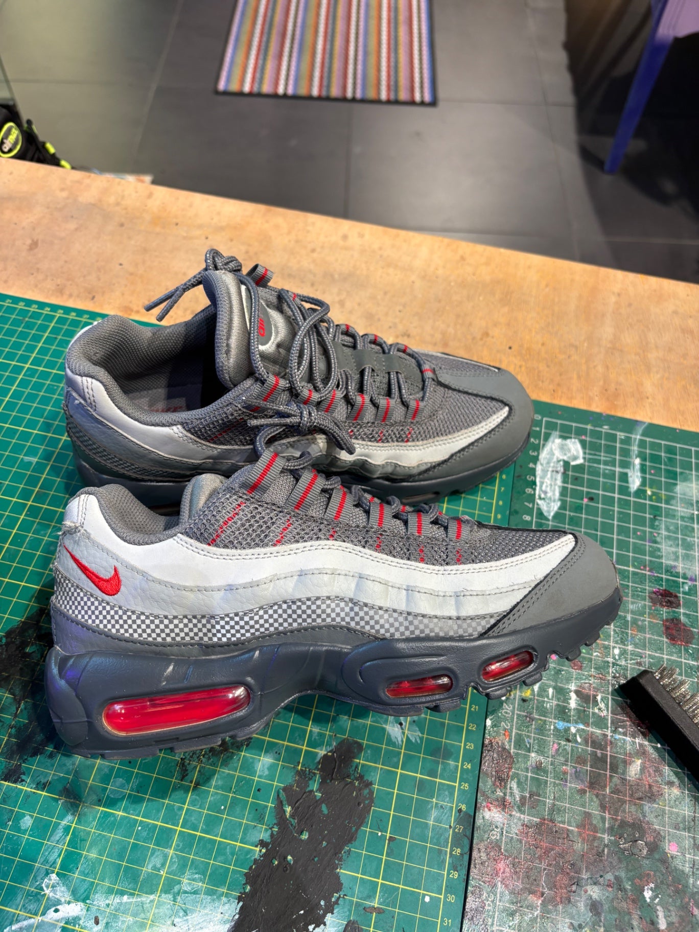 Nike air max 95/110 grey red used no box - Main Image
