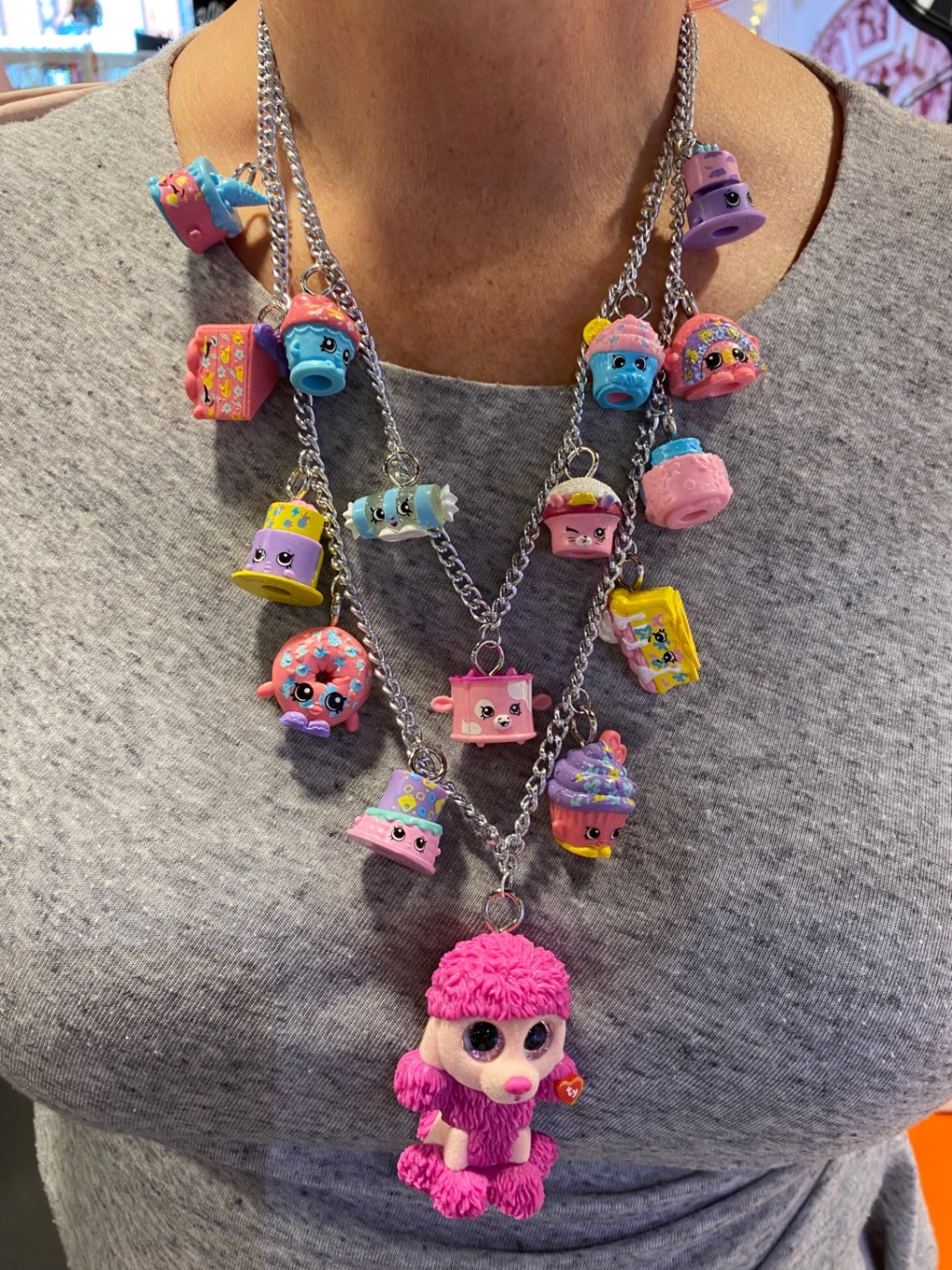 Kitish cakes necklace