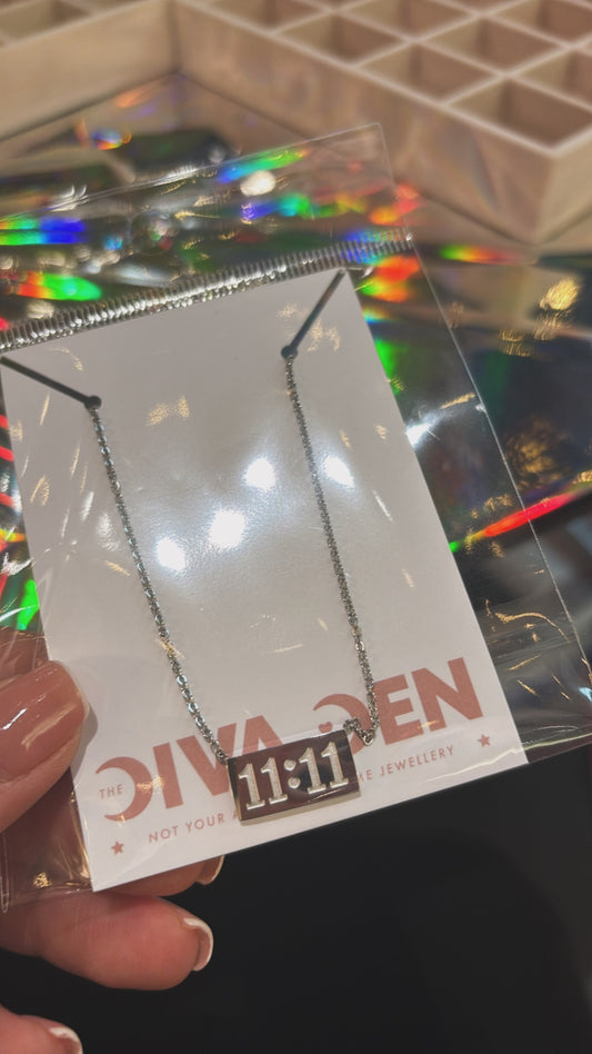 11:11 necklace (S)