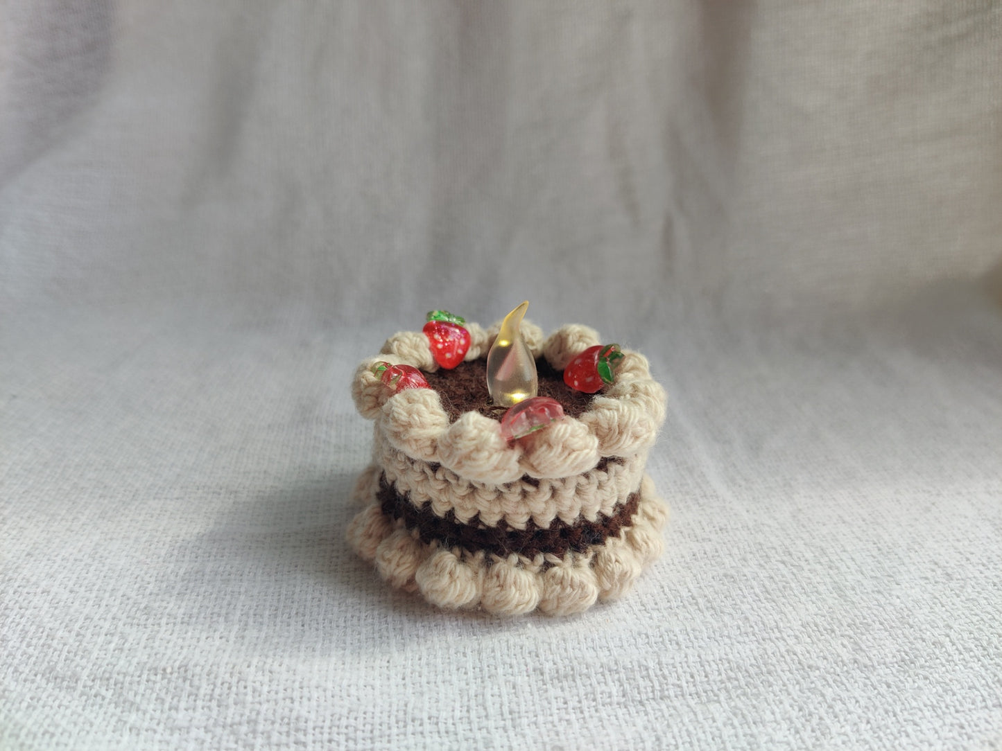 Crochet faux cake, tealight