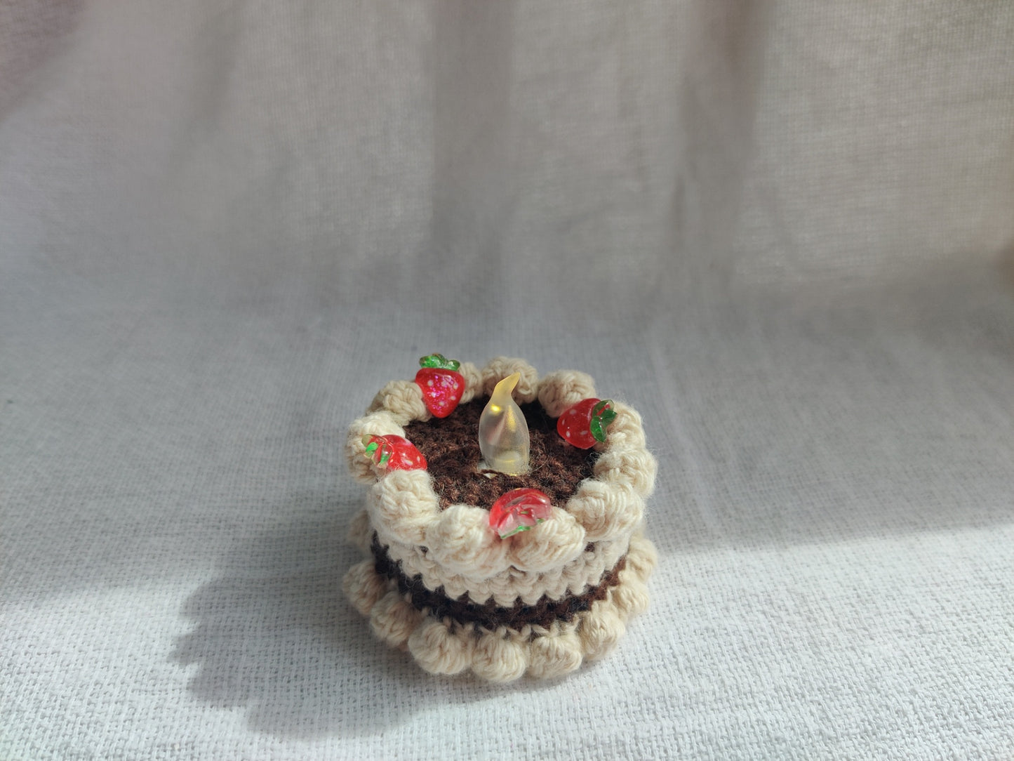 Crochet faux cake, tealight