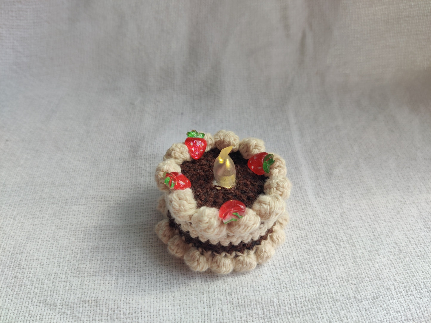 Crochet faux cake, tealight
