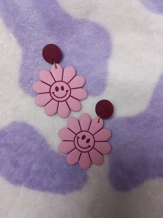 Large retro happy daisy dangle earrings