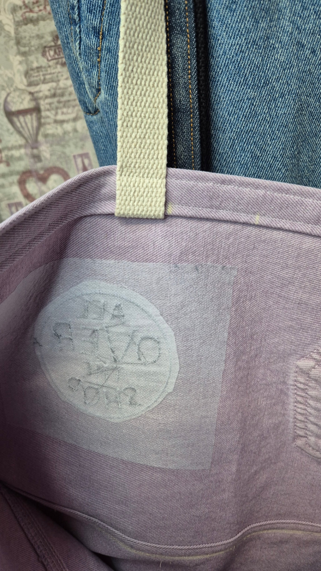 Light tote bag