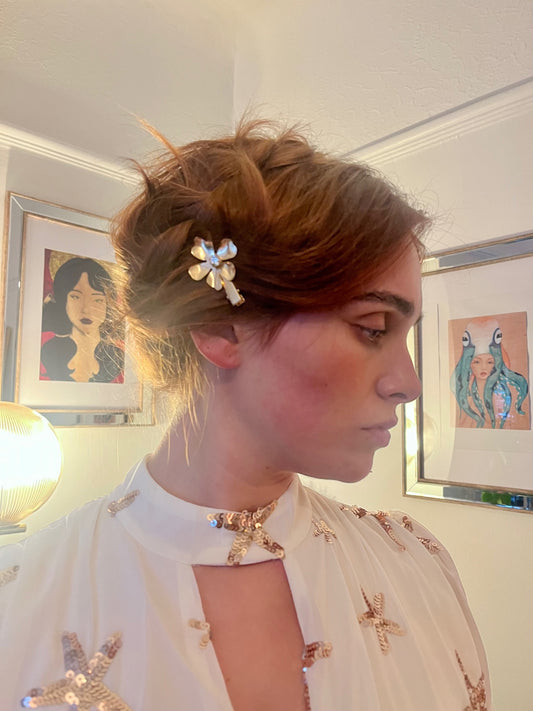 Golden Bloom Hair Clip – Floral Crystal Hair Accessory