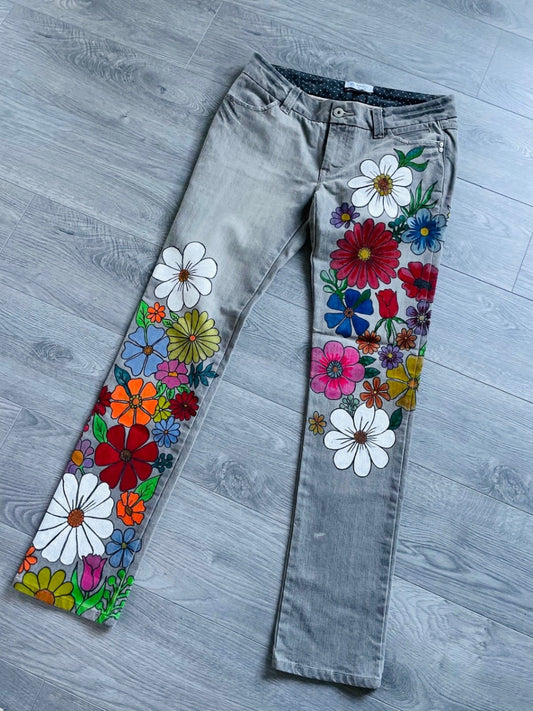 Power in flowers jeans