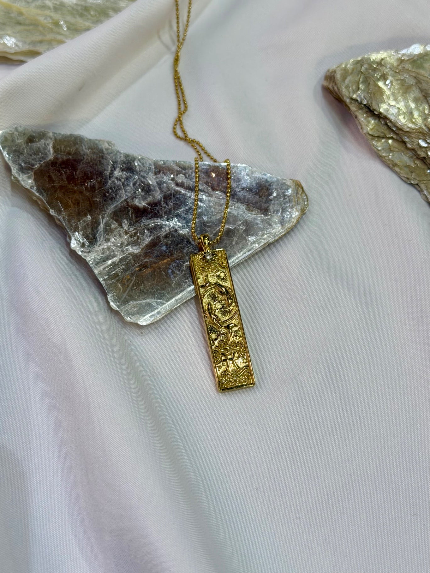 Pisces Zodiac Amulet Necklace Gold Waterproof Stainless Steel