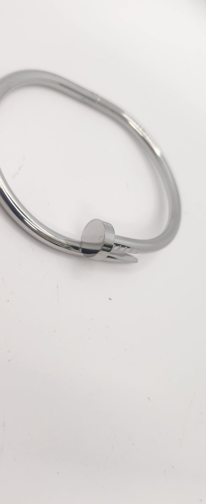 Nail bangle