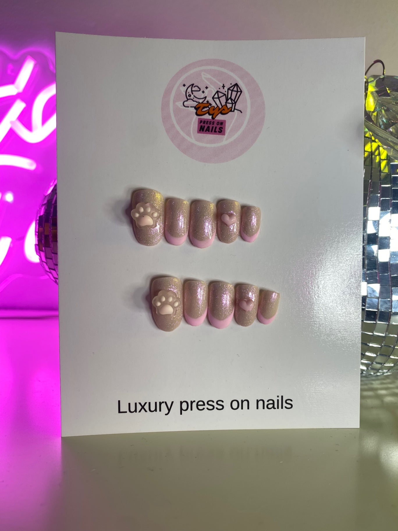 UV Colour Changing Paw Print