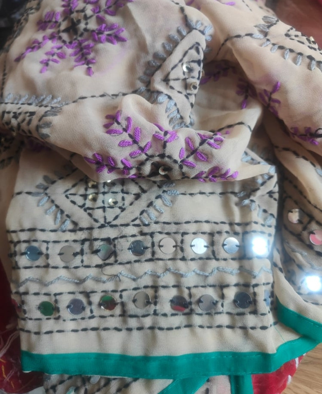 Thassos Embroidered scarf -cream purple trim