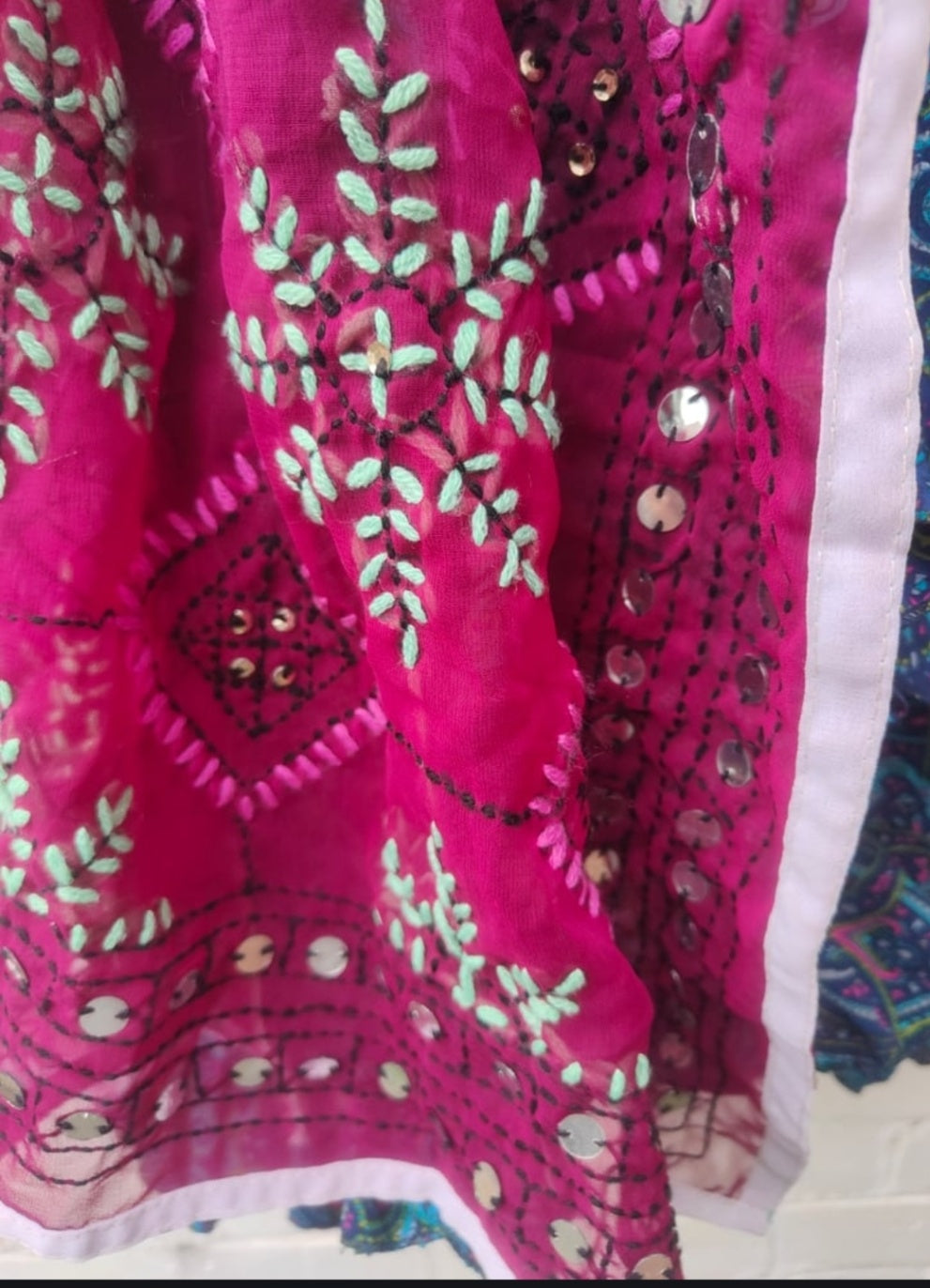 Thassos Embroidered scarf - Pink