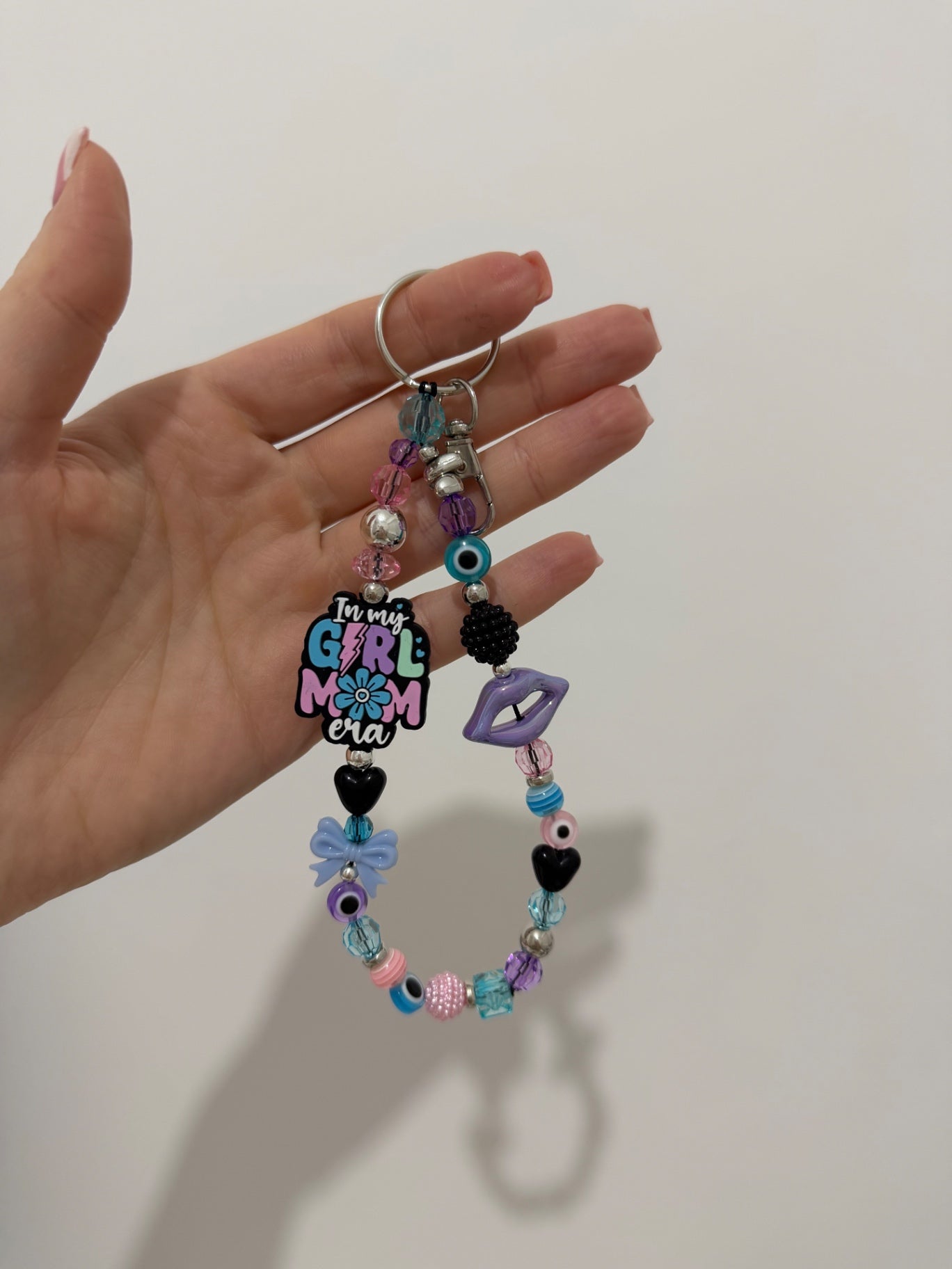 ‘Girl Mom Era’ Keyring - silver