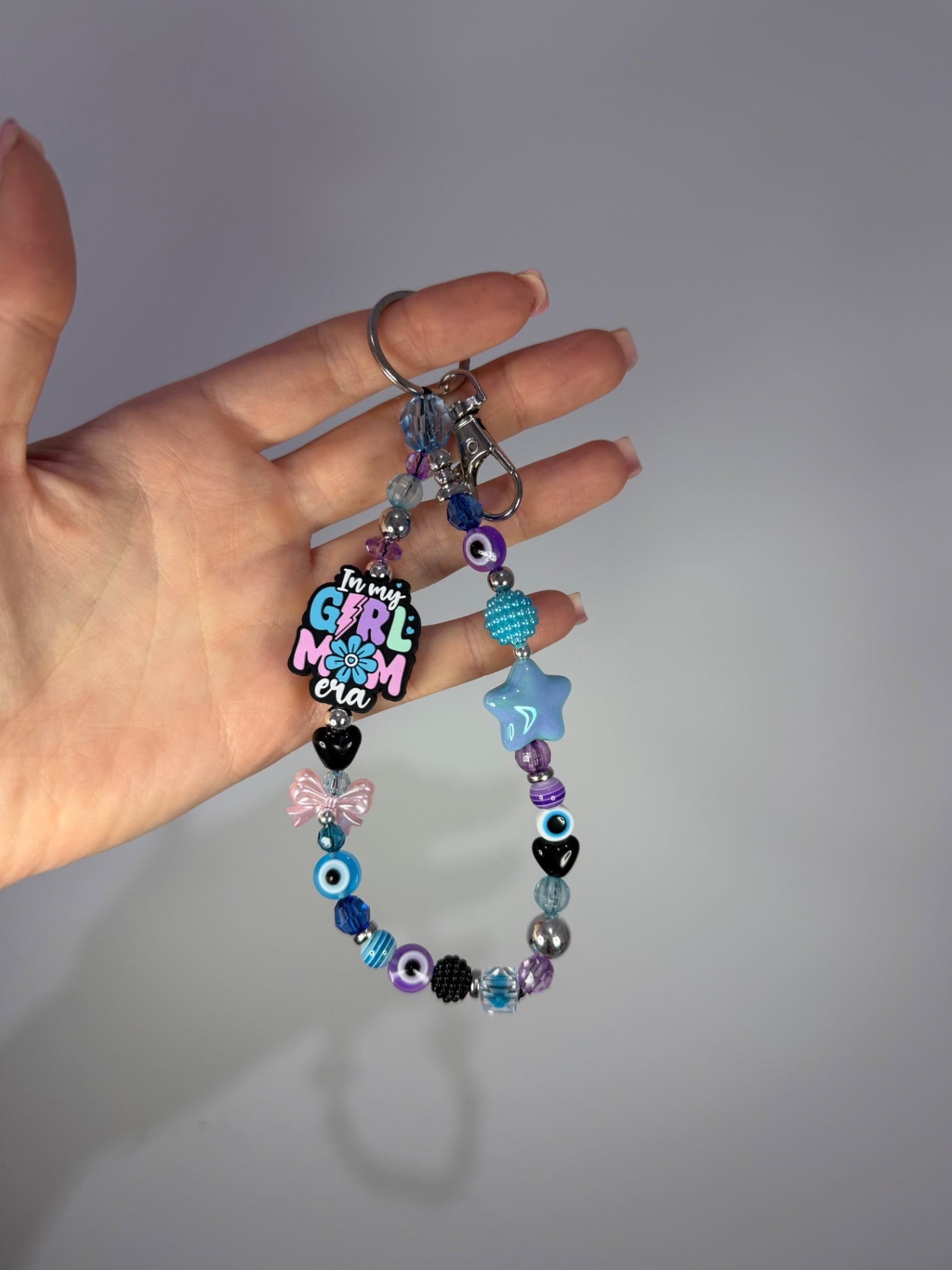 Girl mom era keyring - silver