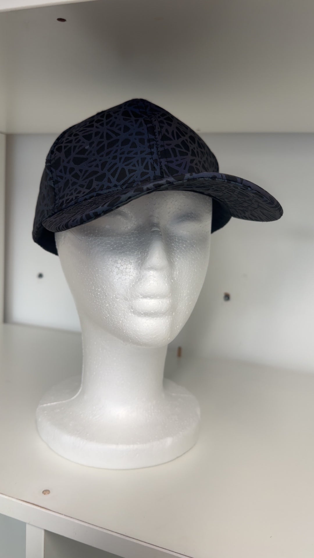 Grafiti lines cap