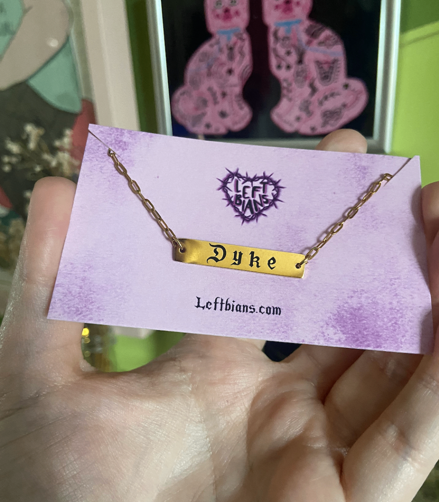 Gold DYKE engraved necklace