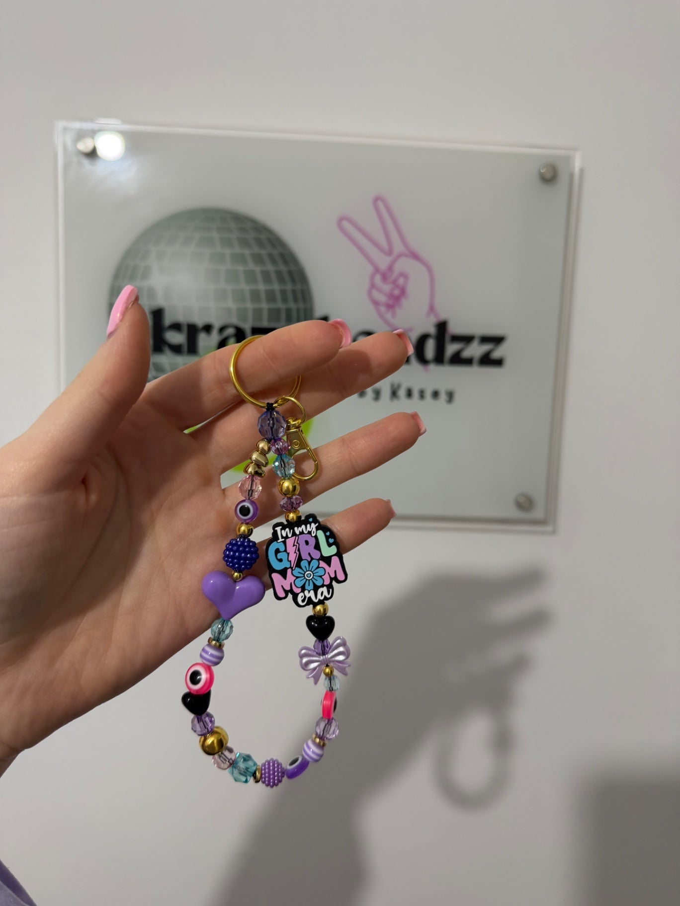 ‘Girl mom era’ keyring - gold