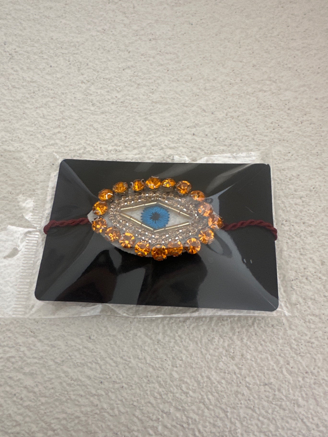 Rode eye bracelet
