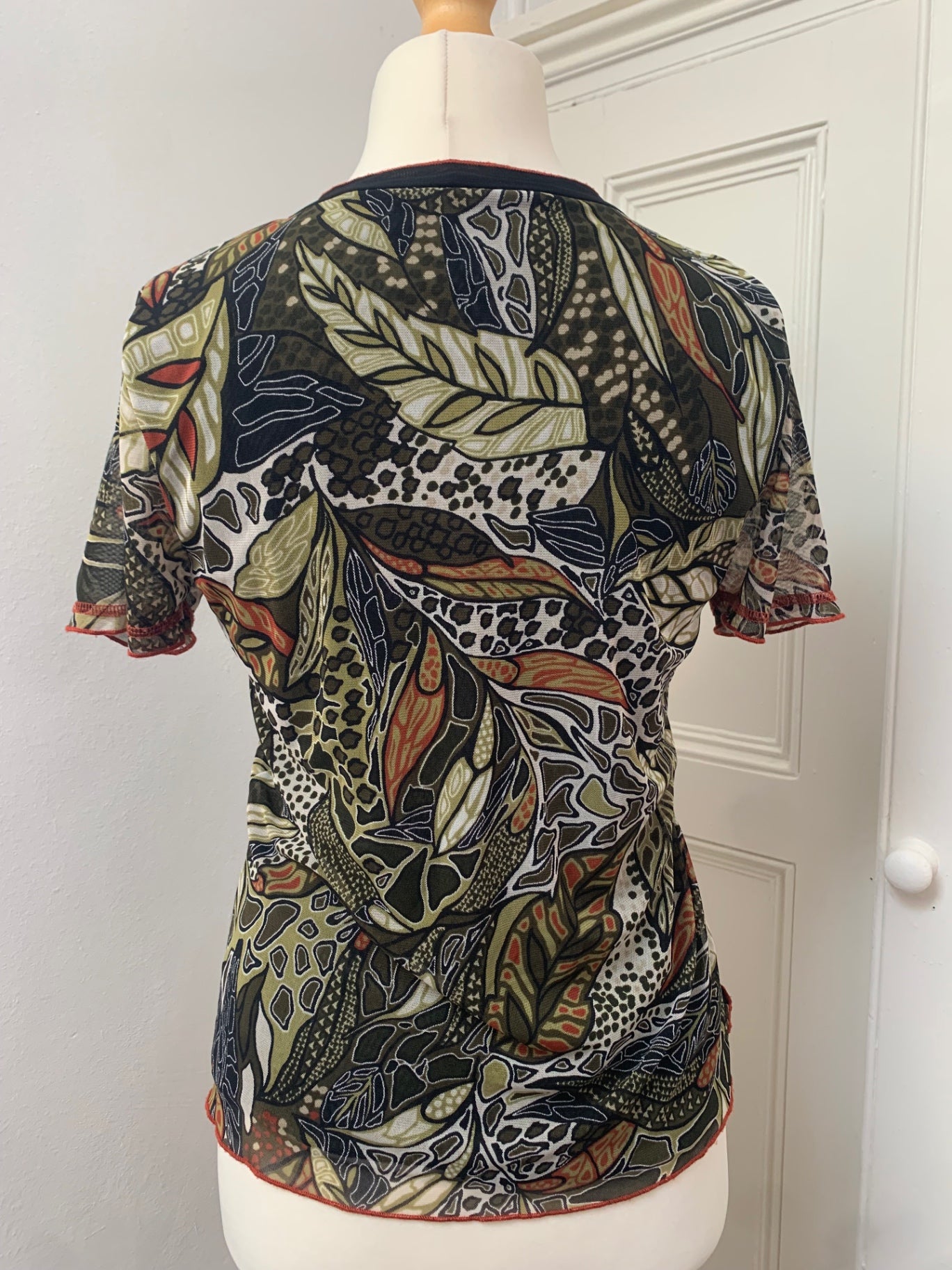 leaf pattern mesh top