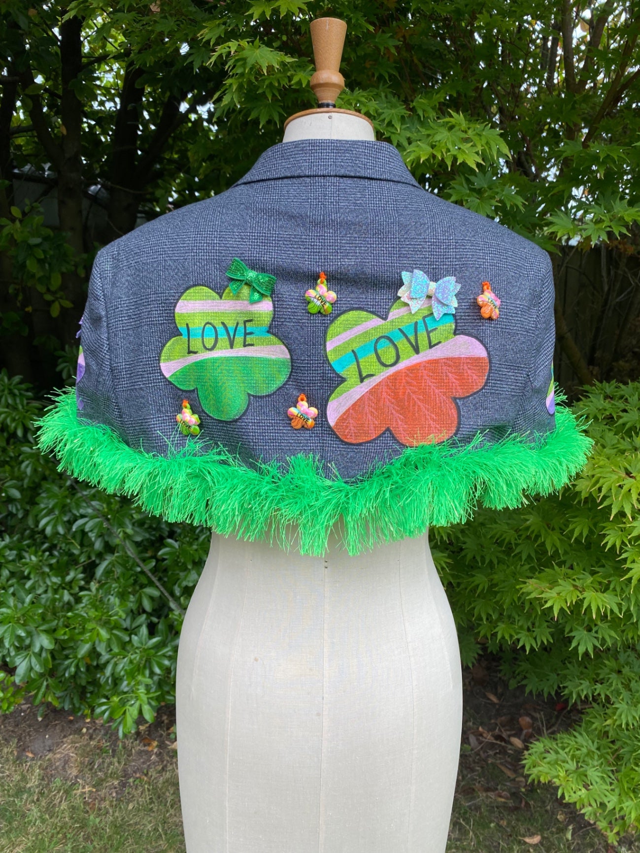Love cropped blazer cape