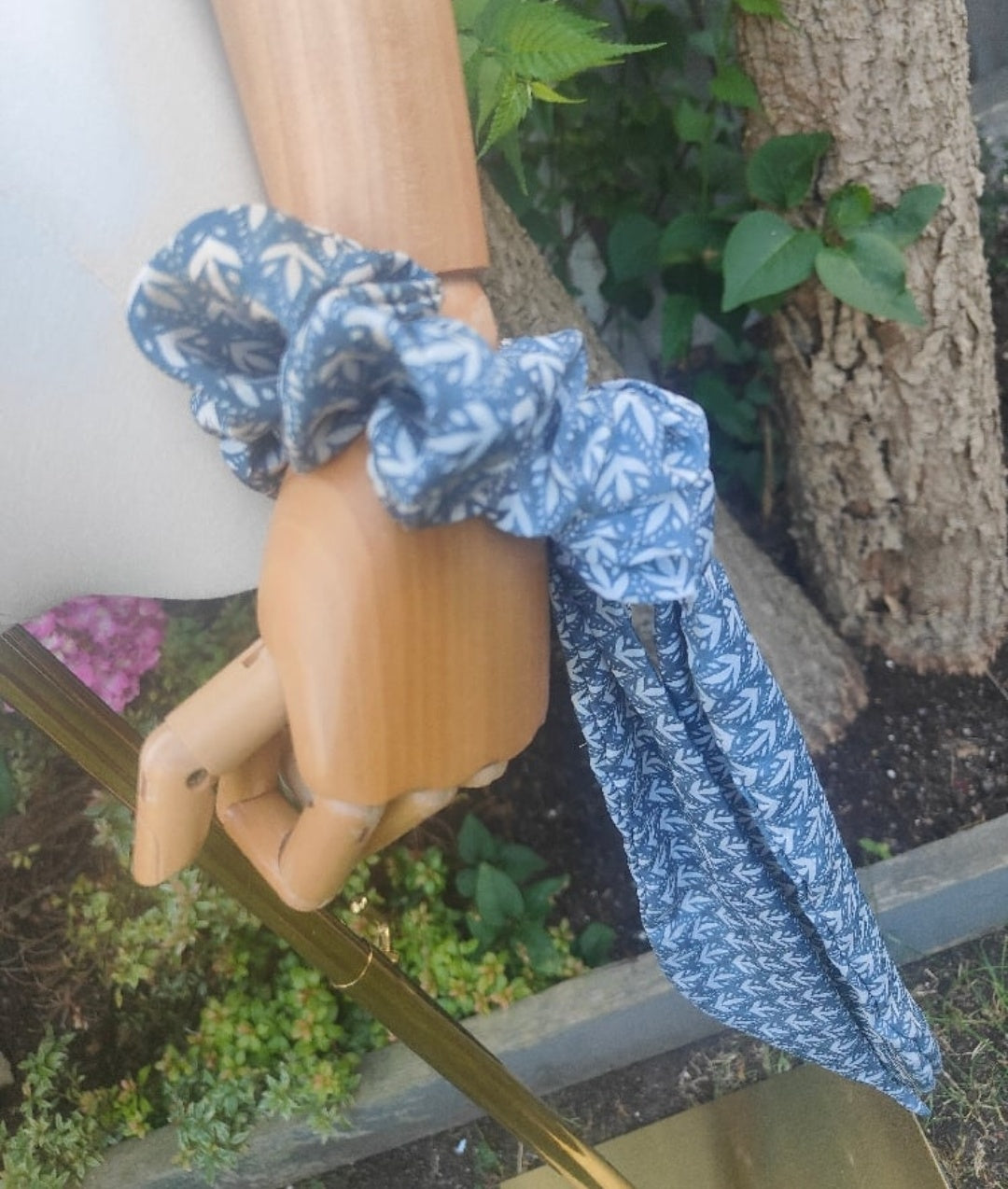 Es Cana Scrunchie with scarf - matches Top