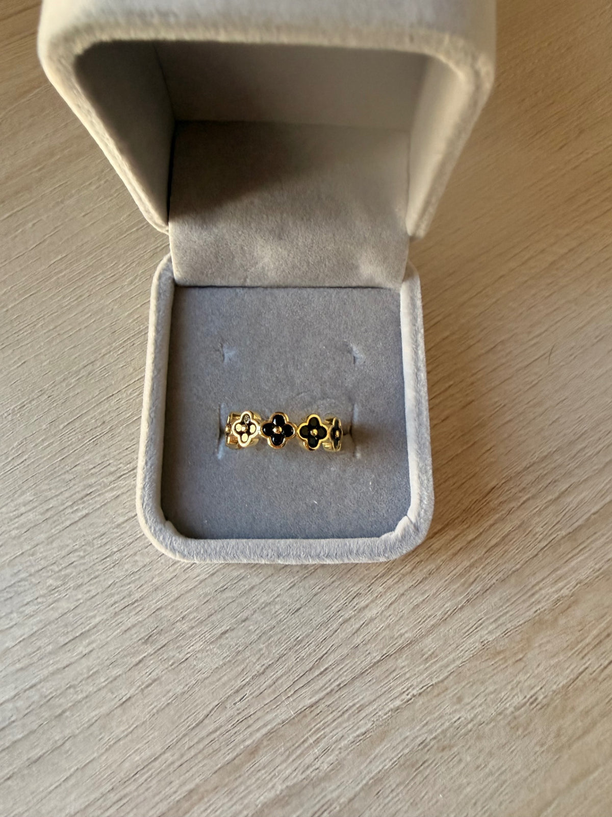 Flower ring