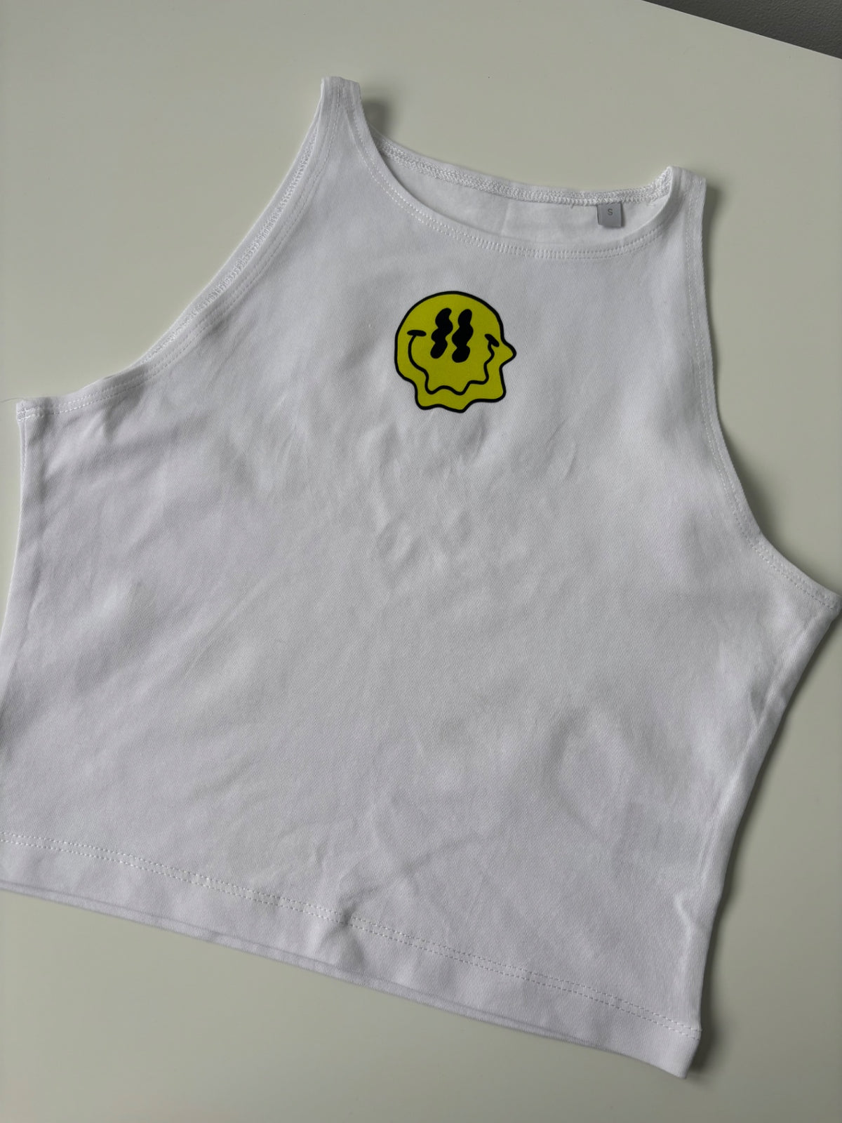 SMILEY CROP TANK TOP SMALL THE MAGIC LABEL