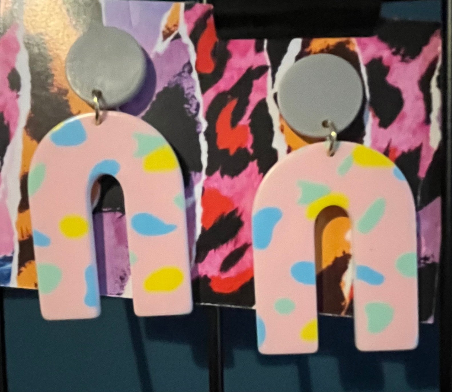 90s Pale Pink U dangle 