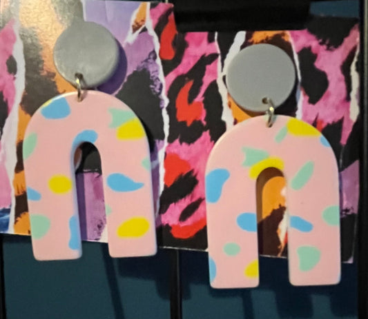 'U' pastel 90s print 