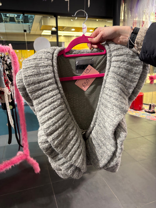 Grey cardigan 